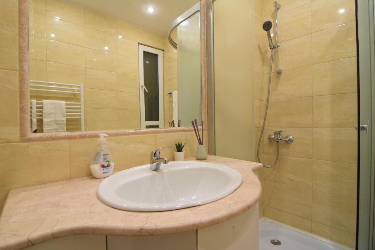 Resedinta Lui Calin - Calea Victoriei Near Royal Palace Βουκουρέστι Εξωτερικό φωτογραφία