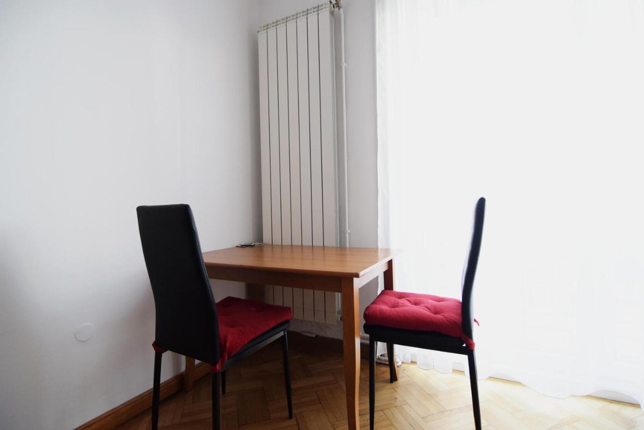 Resedinta Lui Calin - Calea Victoriei Near Royal Palace Βουκουρέστι Εξωτερικό φωτογραφία