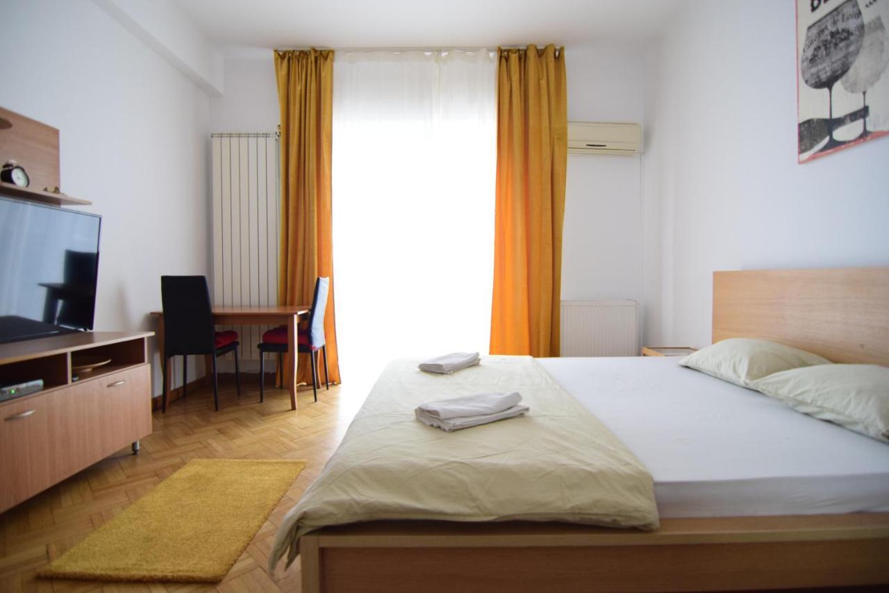 Resedinta Lui Calin - Calea Victoriei Near Royal Palace Βουκουρέστι Εξωτερικό φωτογραφία