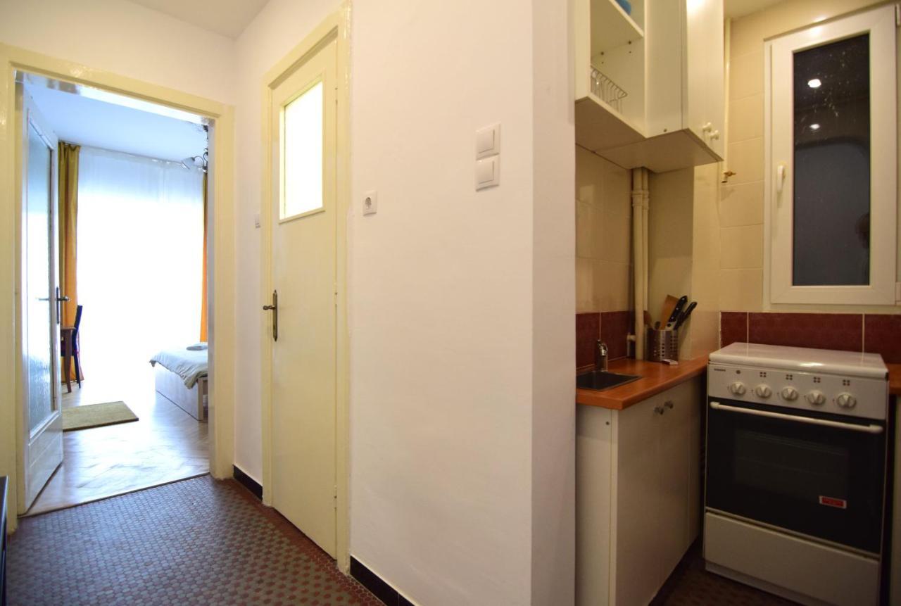 Resedinta Lui Calin - Calea Victoriei Near Royal Palace Βουκουρέστι Εξωτερικό φωτογραφία